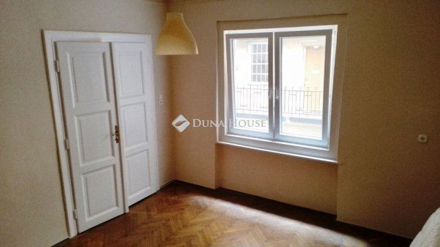 Eladó téglalakás, Budapesten, VIII. kerületben 77 M Ft