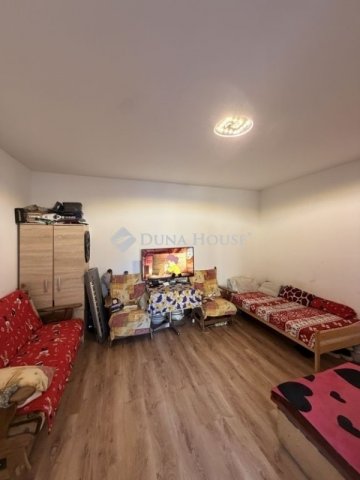 Eladó családi ház, Vecsésen 185 M Ft, 9 szobás