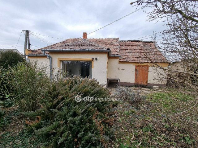 Eladó családi ház, Külsővaton 7.999 M Ft, 2 szobás