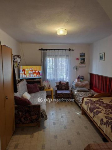 Eladó családi ház, Hajdúböszörményen 22.5 M Ft, 1 szobás