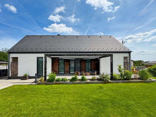 Eladó családi ház, Kecskeméten 89.99 M Ft, 3 szobás