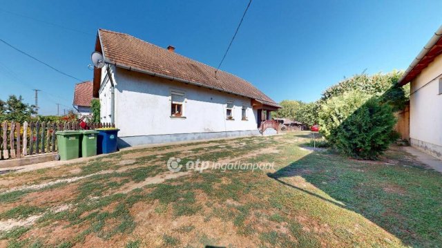 Eladó családi ház, Tákoson 20 M Ft, 2 szobás