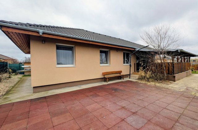 Eladó családi ház, Kecskeméten 109.9 M Ft, 3 szobás