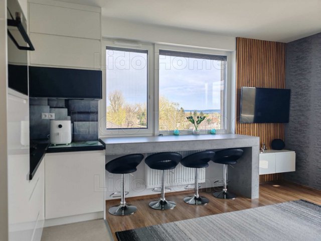 Eladó téglalakás, Fonyódon 145.5 M Ft, 3 szobás