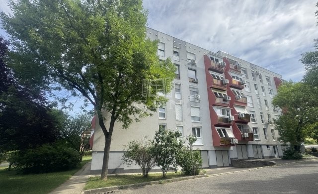 Eladó panellakás, Pécsett 40.9 M Ft, 2 szobás
