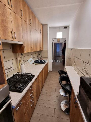 Eladó panellakás, Veszprémben 49.5 M Ft, 2 szobás