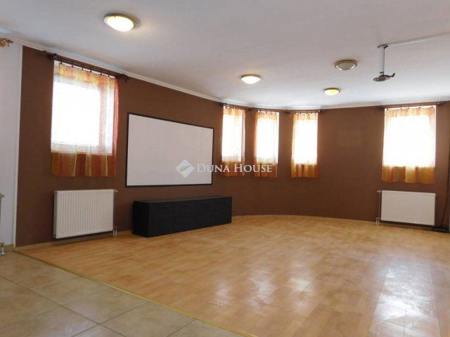 Kiadó téglalakás, albérlet, Kecskeméten 200 E Ft / hó