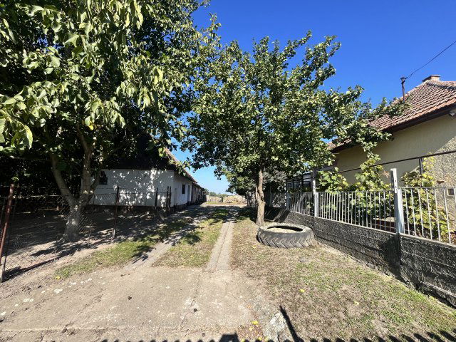 Eladó családi ház, Sarkadon, Rákóczi utcában 8.9 M Ft