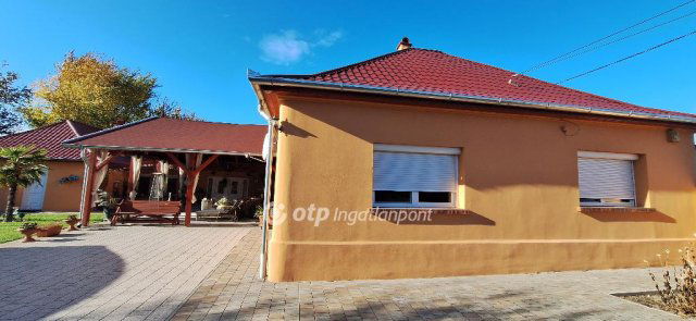 Eladó mezogazdasagi ingatlan, Tabdin 139.9 M Ft, 4 szobás