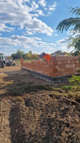 Eladó téglalakás, Újszászon 56.055 M Ft, 3 szobás