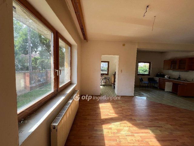 Eladó családi ház, Budapesten, III. kerületben 128.9 M Ft