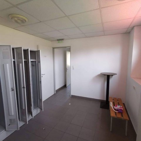 Kiadó üzlethelyiség, Recsken 500 E Ft / hó