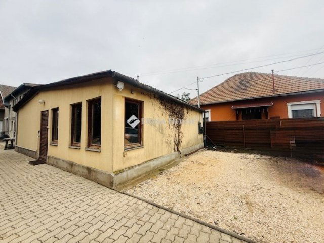 Eladó családi ház, Vecsésen 42.9 M Ft, 3 szobás