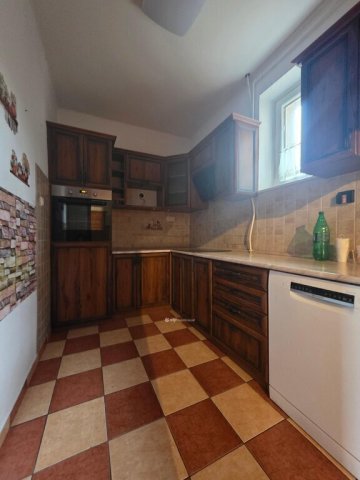 Eladó családi ház, Pápán 89.9 M Ft, 3 szobás