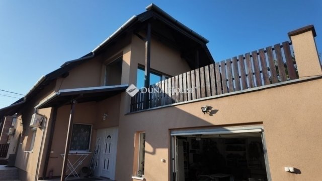 Eladó családi ház, Gyálon 129.99 M Ft, 6 szobás