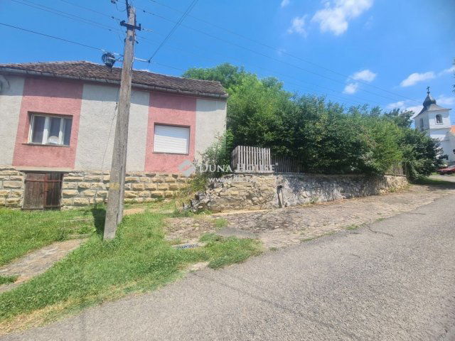 Eladó családi ház, Husztóton 6.99 M Ft, 3 szobás