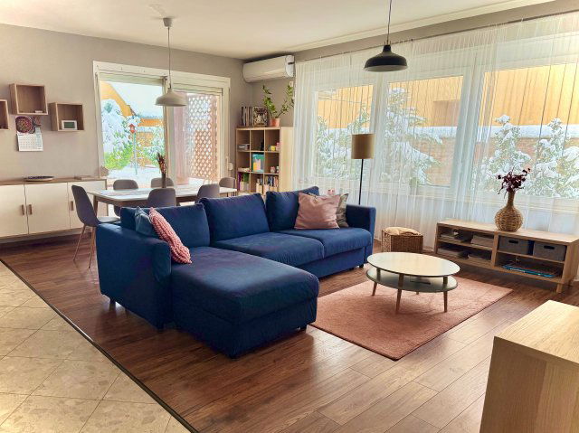 Eladó családi ház, Pécsett, Kéméndi soron 139 M Ft, 3 szobás