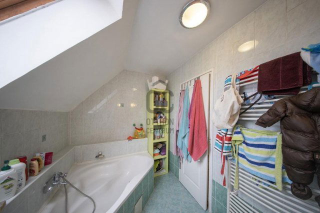 Eladó családi ház, Budakeszin 129.9 M Ft, 5 szobás