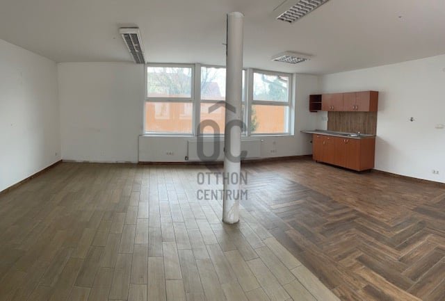 Kiadó ipari ingatlan, Budaörsön 495 E Ft / hó