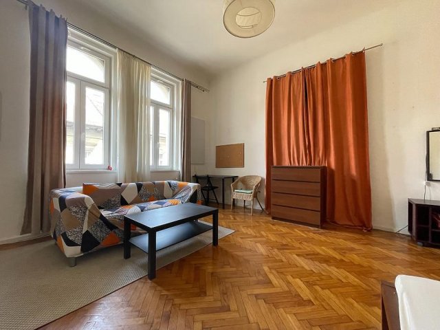 Eladó téglalakás, VII. kerületben, Wesselényi utcában