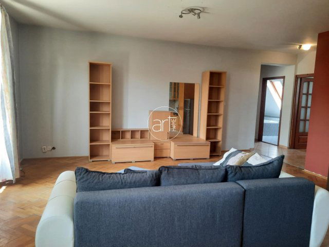 Eladó téglalakás, Szegeden 71 M Ft, 1+2 szobás