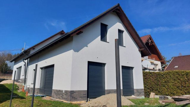 Eladó ikerház, Százhalombattán 105 M Ft, 5 szobás