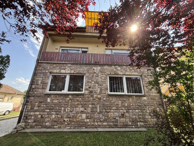 Eladó családi ház, Isaszegen 230 M Ft, 6 szobás