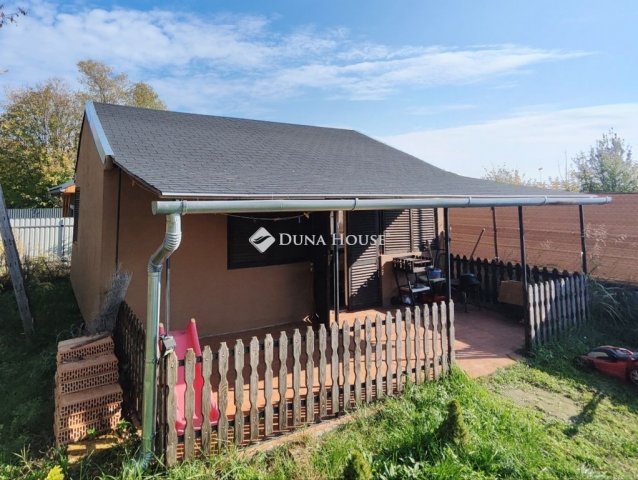 Eladó nyaraló, Balatonakarattyán 25 M Ft, 1+2 szobás