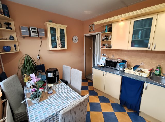 Eladó panellakás, Debrecenben, Sárvári Pál utcában 69.9 M Ft