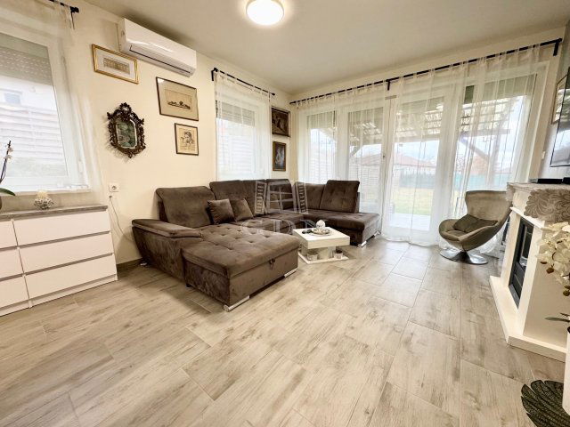 Eladó ikerház, Pilisjászfalun 114.999 M Ft, 4 szobás