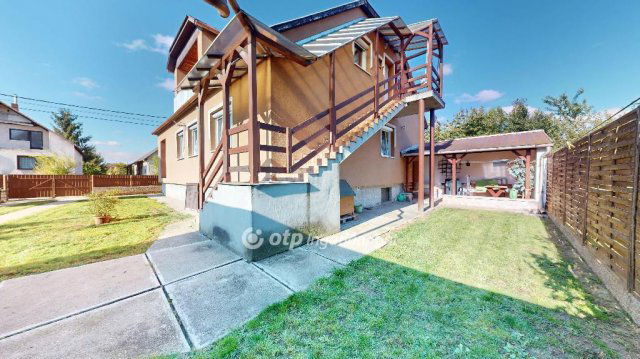 Eladó családi ház, Szirmabesenyőn 89 M Ft, 3+2 szobás