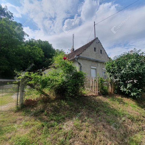 Eladó családi ház, Zalaszentbalázson 9.9 M Ft, 1 szobás