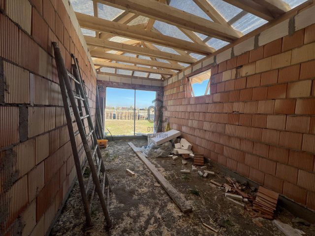 Eladó családi ház, Szigetszentmiklóson 129.9 M Ft, 5 szobás