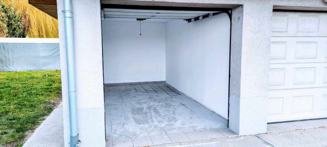 Eladó garázs, Debrecenben, Epreskert utcában 8 M Ft