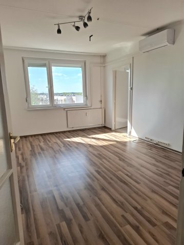 Eladó panellakás, Debrecenben, Jerikó utcában 66.9 M Ft