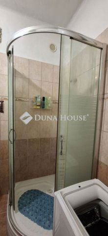 Eladó téglalakás, Pécsett 32.9 M Ft, 2 szobás