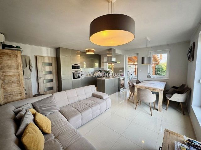 Eladó ikerház, Balatonfüreden 219 M Ft, 4 szobás