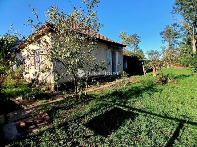 Eladó családi ház, Sárrétudvarin 11.99 M Ft, 1+1 szobás