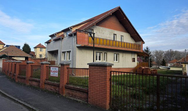 Eladó családi ház, Tokajban 125 M Ft, 9 szobás