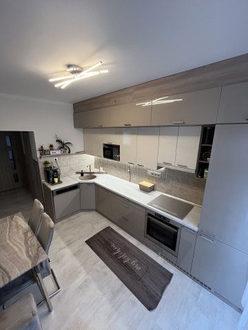 Eladó ikerház, Nyíregyházán 76.99 M Ft, 5 szobás