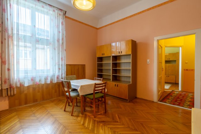 Eladó téglalakás, Baján 46.5 M Ft, 4+1 szobás