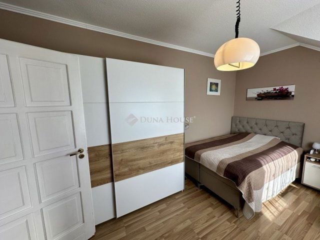 Eladó családi ház, Szentendrén 159 M Ft, 4 szobás