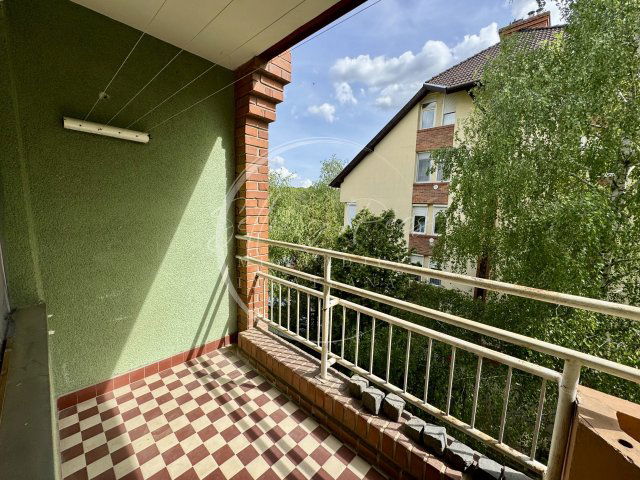 Eladó téglalakás, Pécsett 48.5 M Ft, 3 szobás