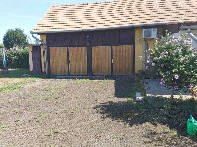 Eladó családi ház, Lengyeltótiban 49.53 M Ft, 3+1 szobás