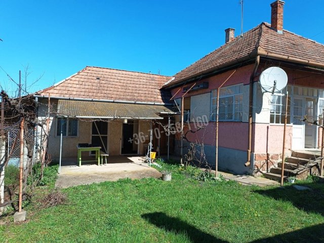Eladó családi ház, Perőcsényen 37.5 M Ft, 2 szobás