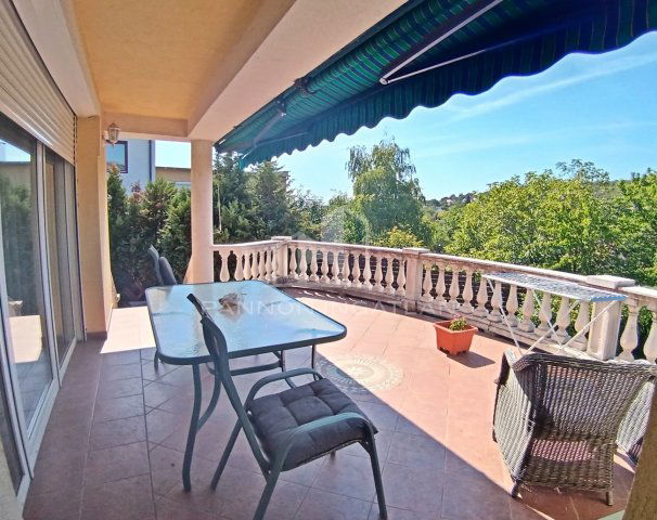 Eladó családi ház, Balatonalmádiban 195 M Ft, 5 szobás