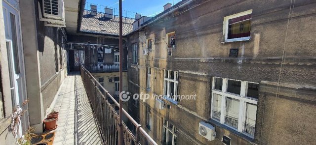 Eladó téglalakás, Budapesten, VI. kerületben 85 M Ft, 2+1 szobás