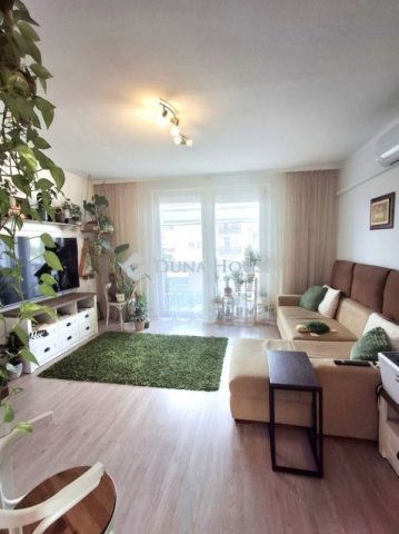 Eladó panellakás, Debrecenben 81.5 M Ft, 3 szobás