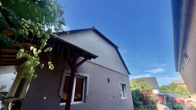 Eladó családi ház, Székesfehérvárott 97.9 M Ft, 5 szobás