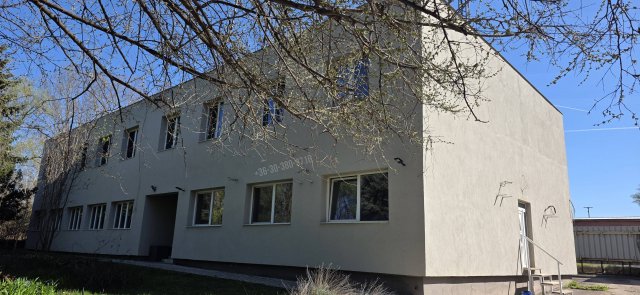 Eladó ipari ingatlan, Dunaújvárosban 339 M Ft